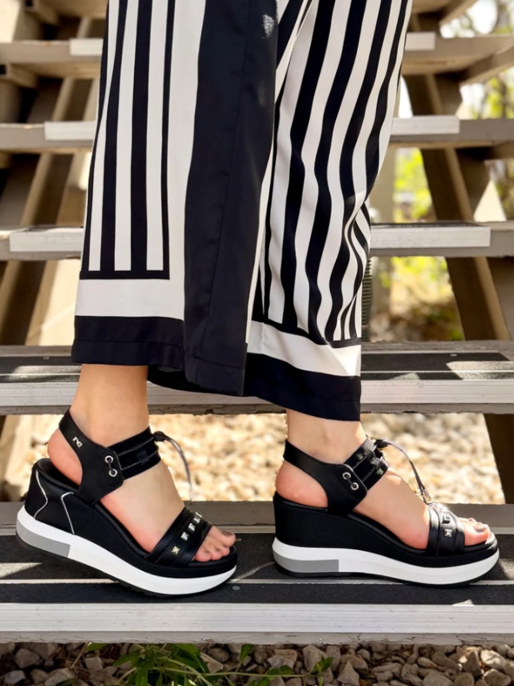 Nero Giardini E616051D.100 Toggle Wedge in Black